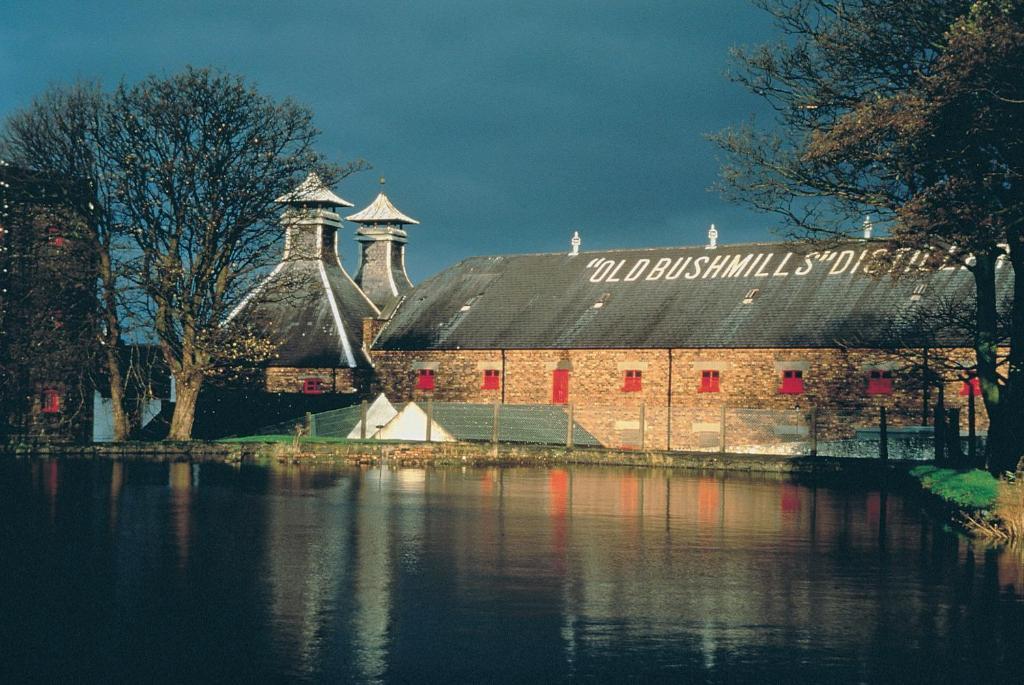 Causeway Lodge Bushmills Exterior foto